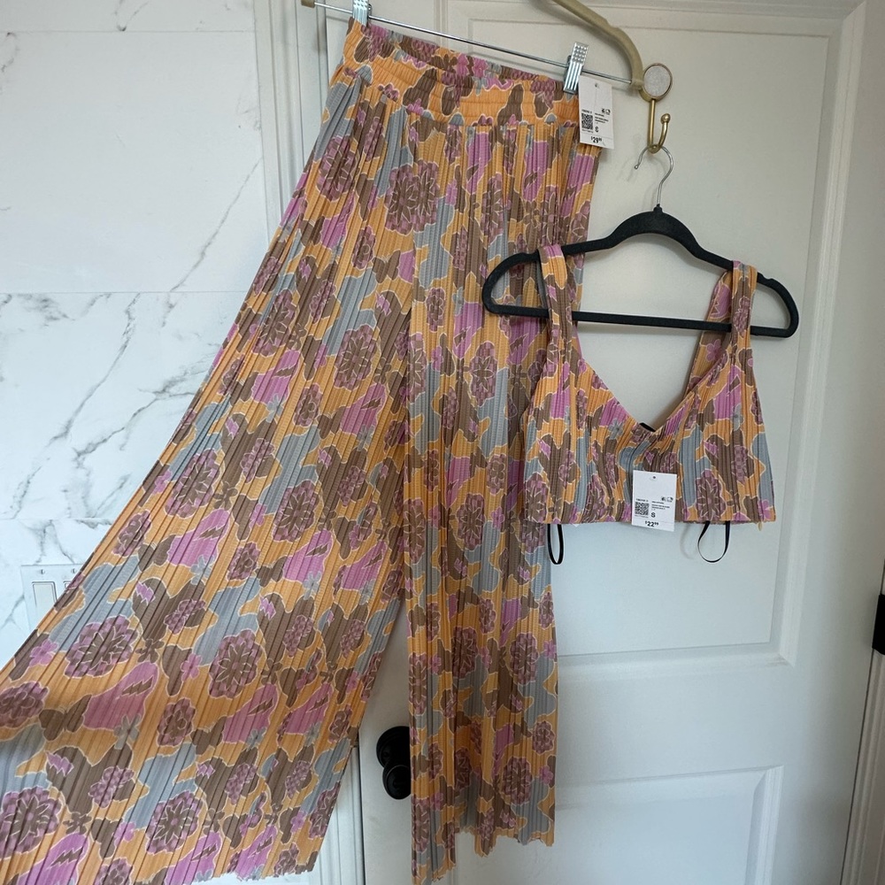 Two piece set size small never worn new with tags